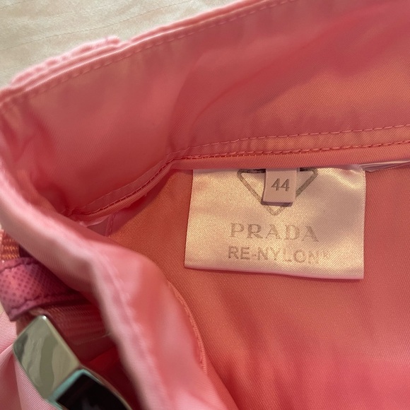 Prada belted Re-Nylon shorts - Picture 8 of 12